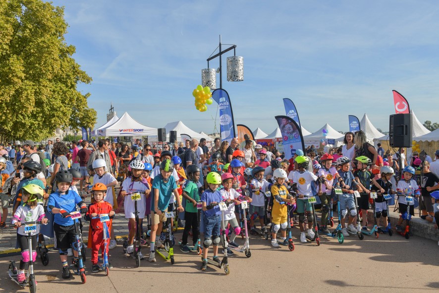 Départ de la grande course des trottinettes