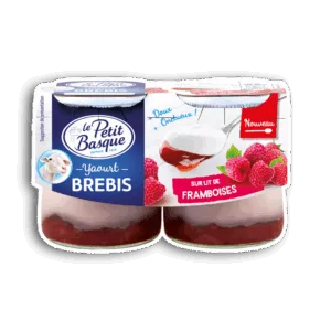 Yaourts Le Petit Basque au lait de brebis sur lit de framboises
