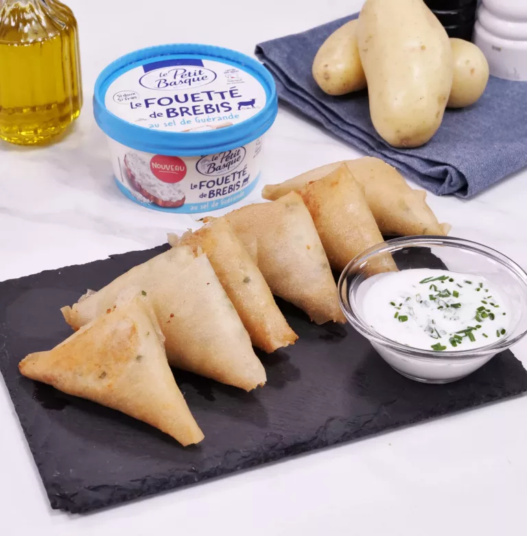 recette marmiton, samossas de pommes de terre, thon et fouetté de brebis au sel de guérande Le Petit Basque
