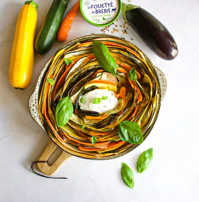 tian aux légumes d'été et au fouetté de brebis ail et fines herbes Le Petit Basque