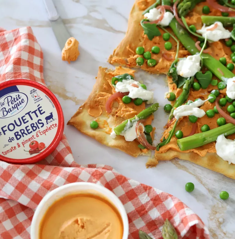 tarte fine printanière au fouetté de brebis tomate & piment d'Espelette Le Petit Basque